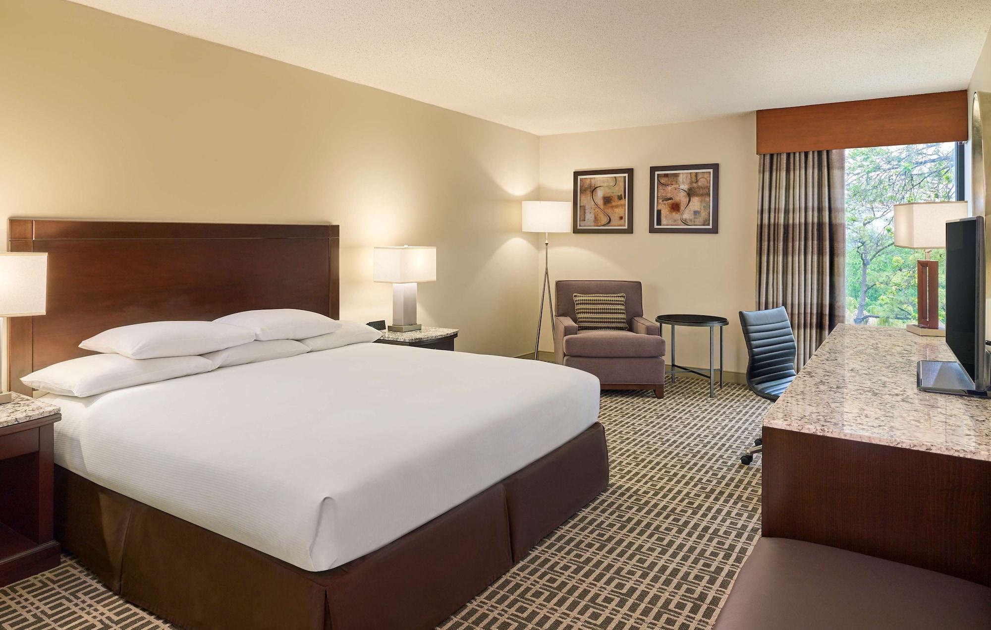 Doubletree By Hilton Houston Intercontinental Airport Hotel Екстериор снимка