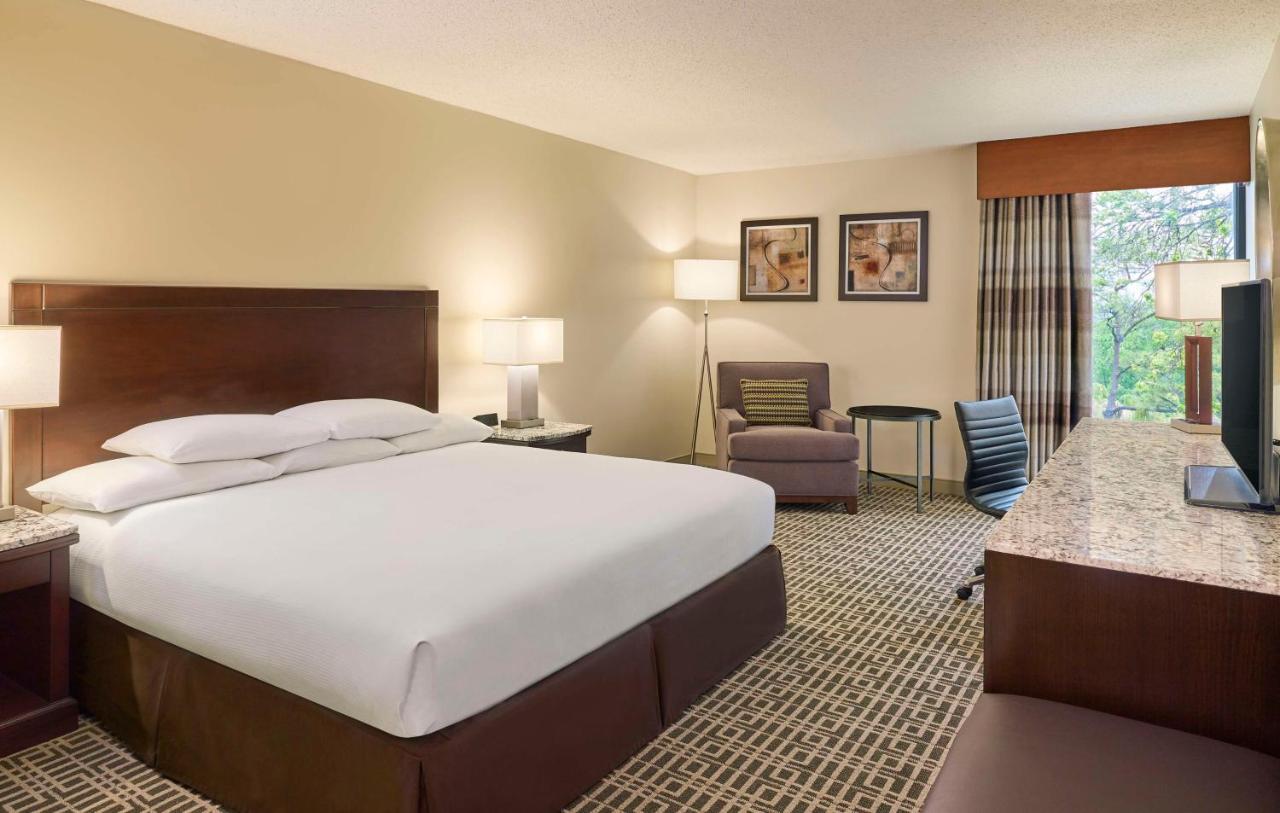 Doubletree By Hilton Houston Intercontinental Airport Hotel Екстериор снимка