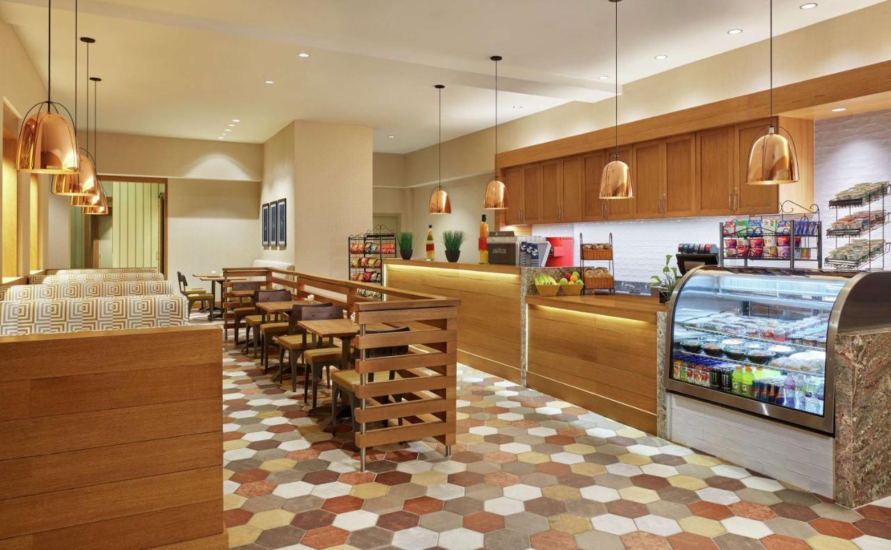 Doubletree By Hilton Houston Intercontinental Airport Hotel Екстериор снимка