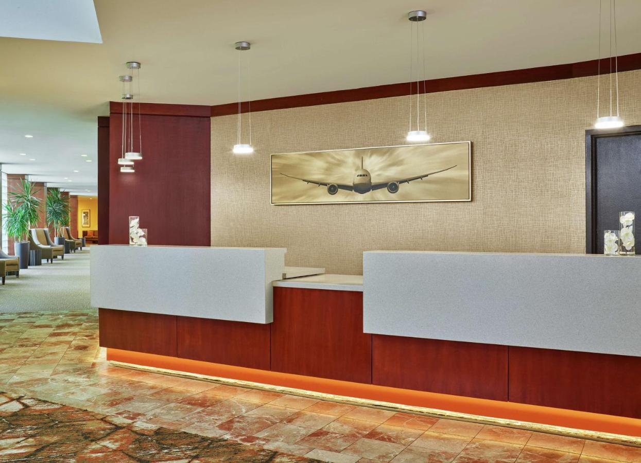 Doubletree By Hilton Houston Intercontinental Airport Hotel Екстериор снимка