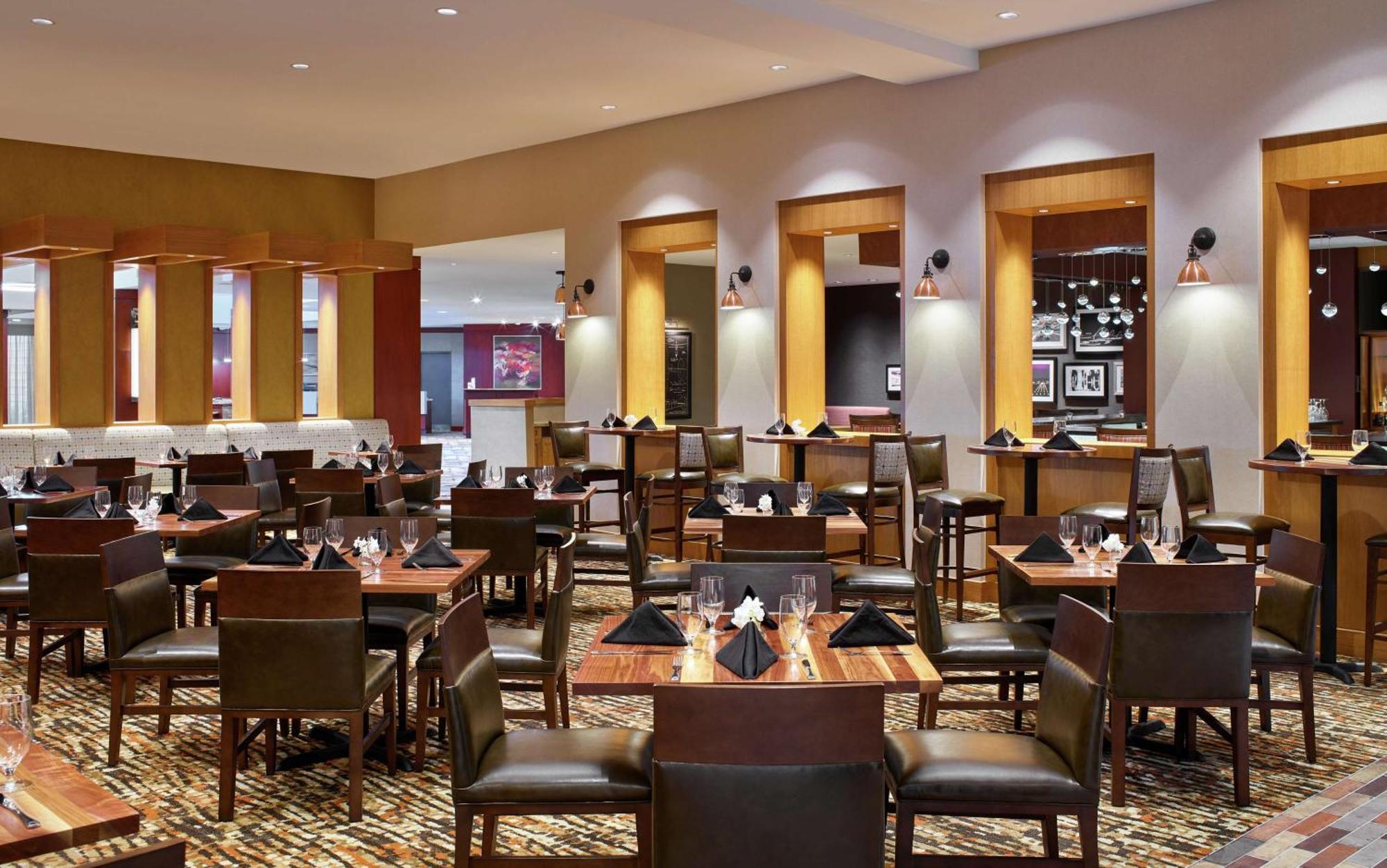 Doubletree By Hilton Houston Intercontinental Airport Hotel Екстериор снимка