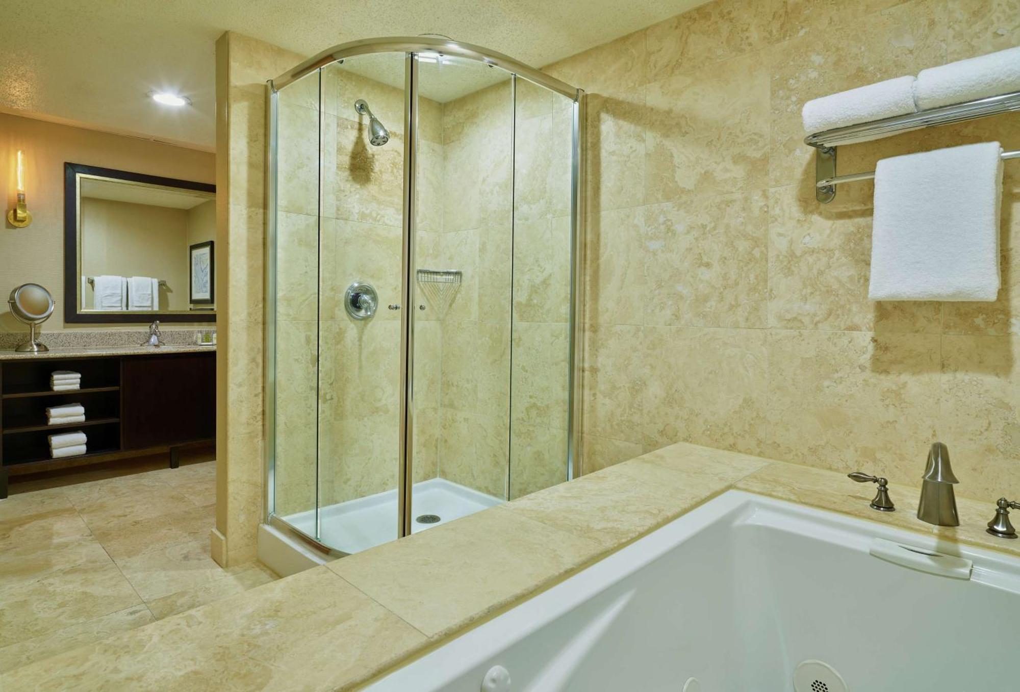 Doubletree By Hilton Houston Intercontinental Airport Hotel Екстериор снимка