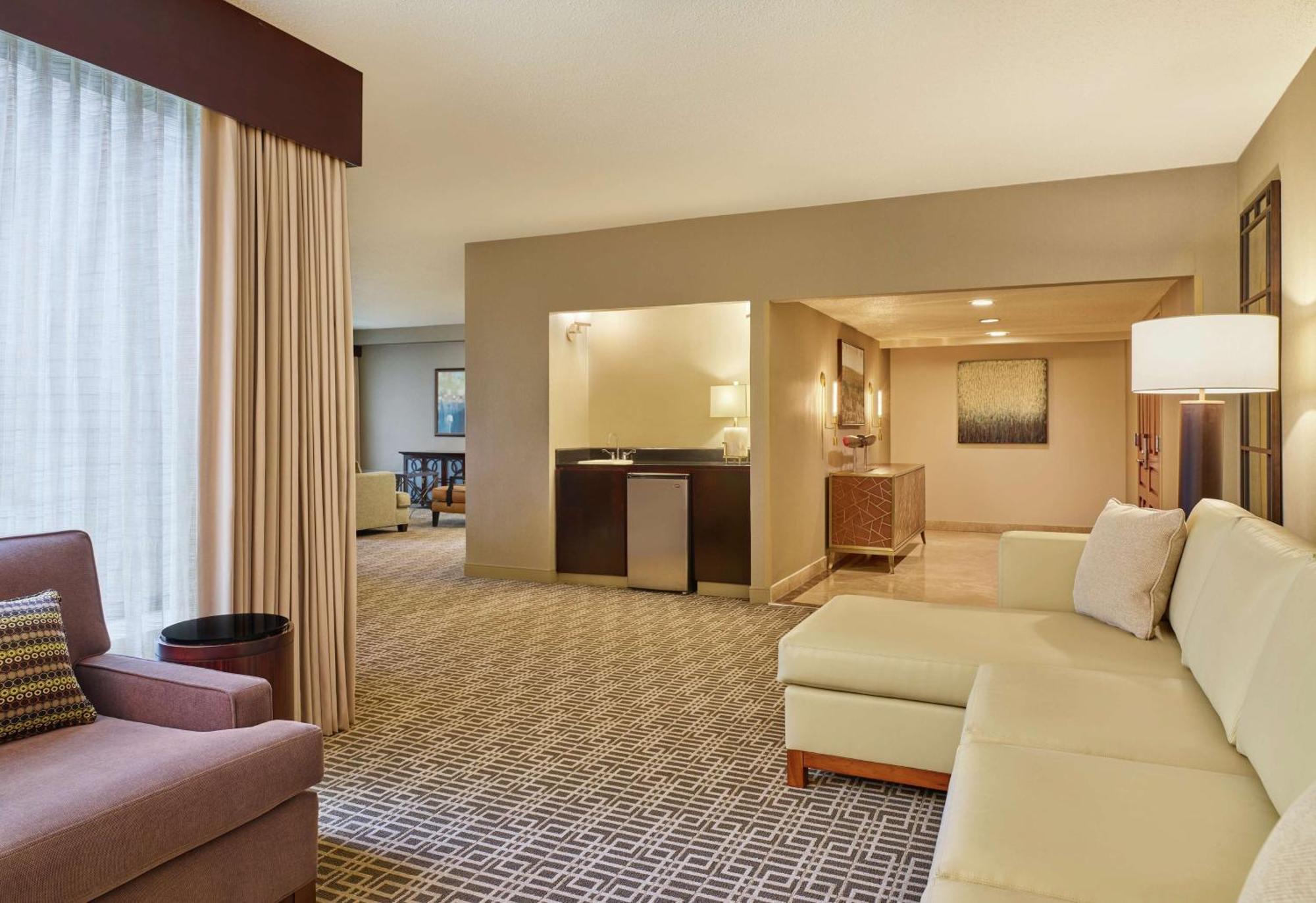 Doubletree By Hilton Houston Intercontinental Airport Hotel Екстериор снимка