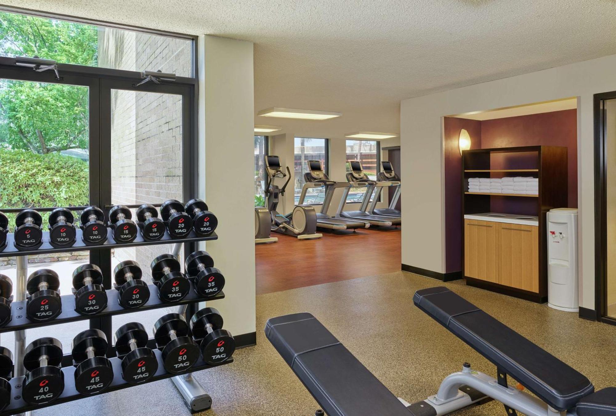 Doubletree By Hilton Houston Intercontinental Airport Hotel Екстериор снимка