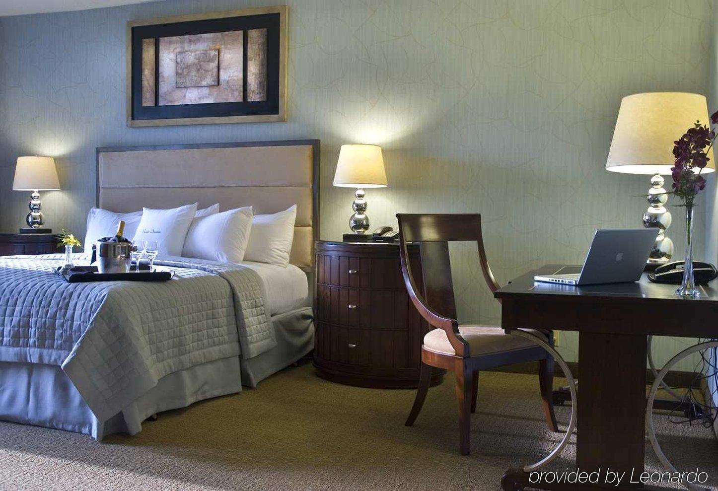 Doubletree By Hilton Houston Intercontinental Airport Hotel Стая снимка