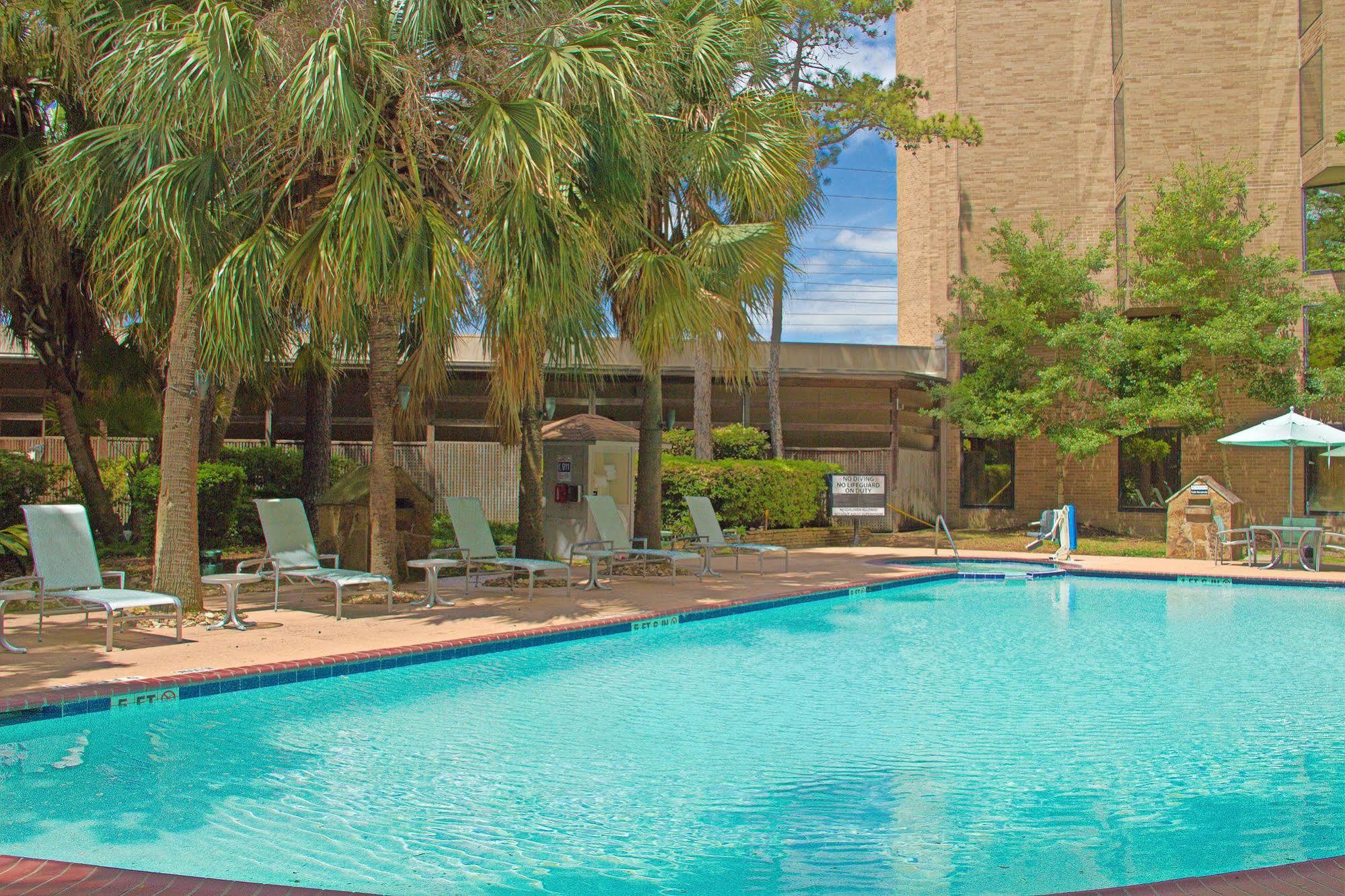 Doubletree By Hilton Houston Intercontinental Airport Hotel Екстериор снимка
